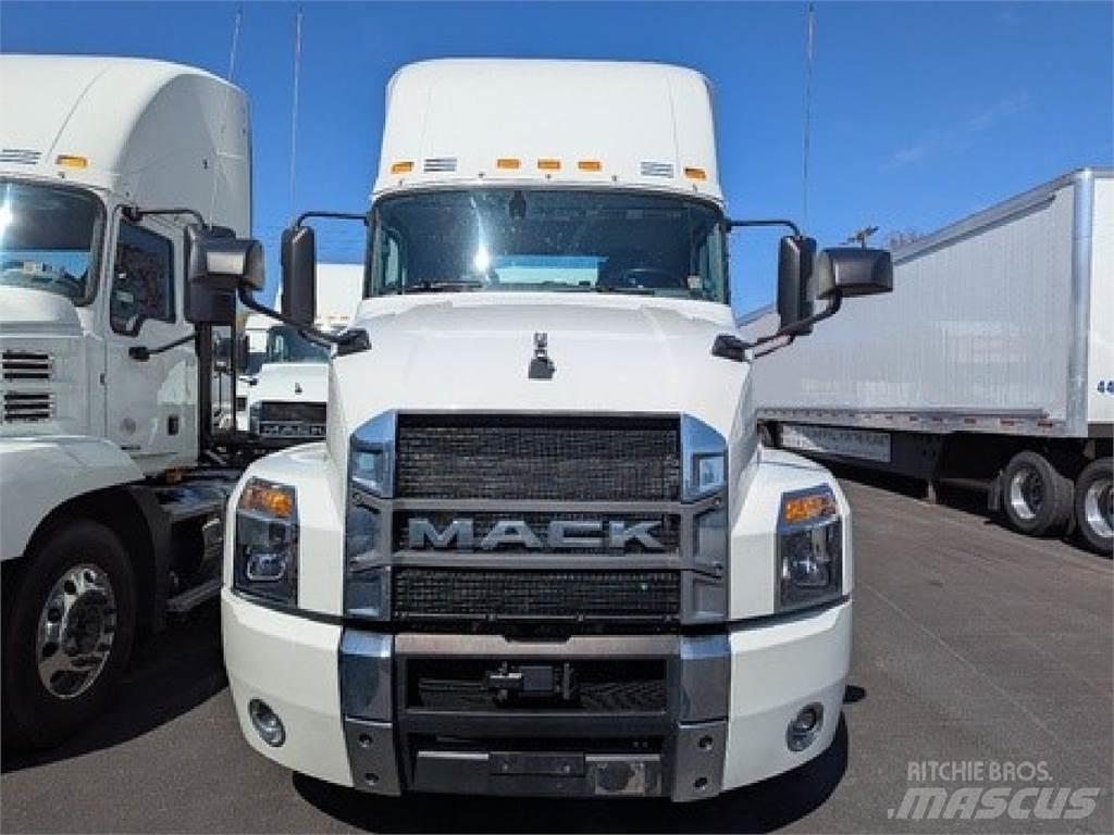 Mack AN64T Влекачи