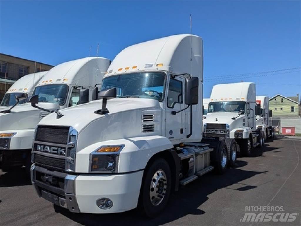 Mack AN64T Влекачи