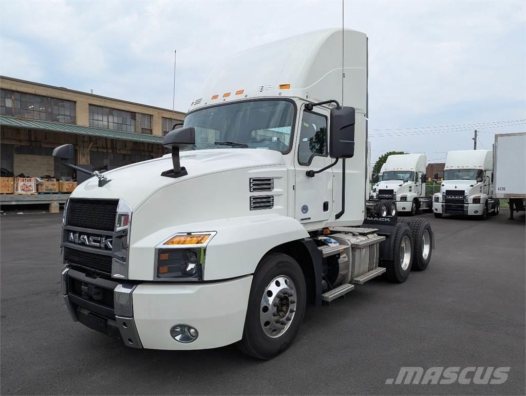 Mack AN64T Влекачи