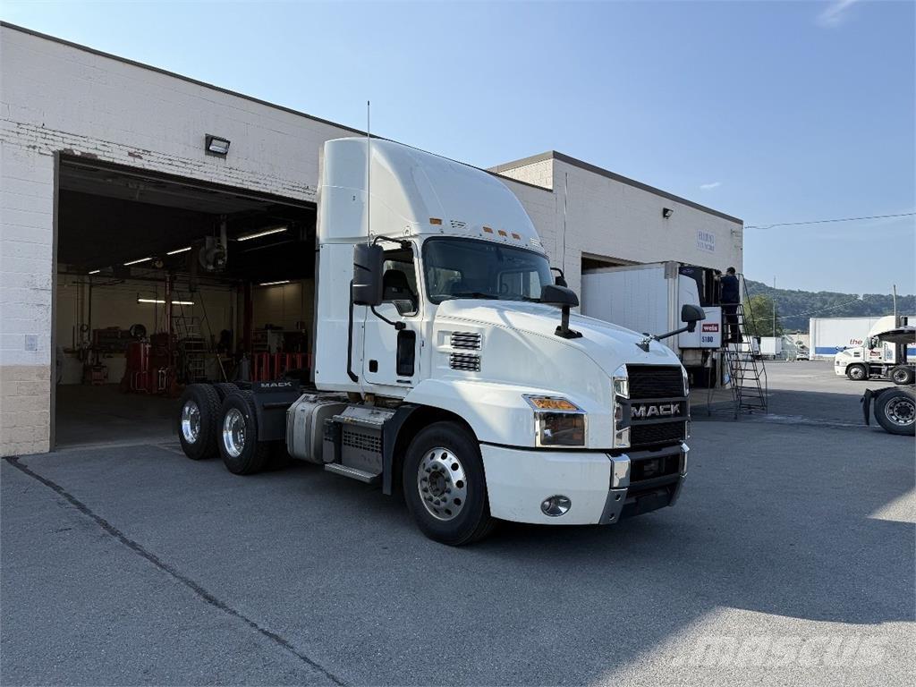 Mack AN64T Влекачи