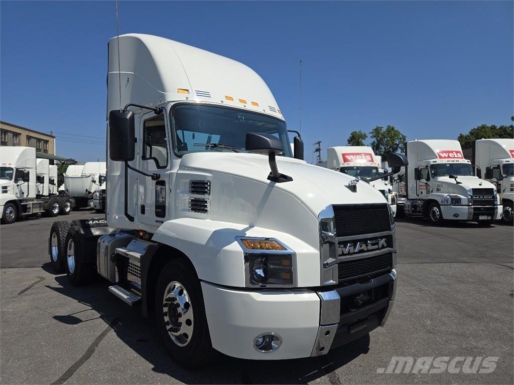 Mack AN64T Влекачи