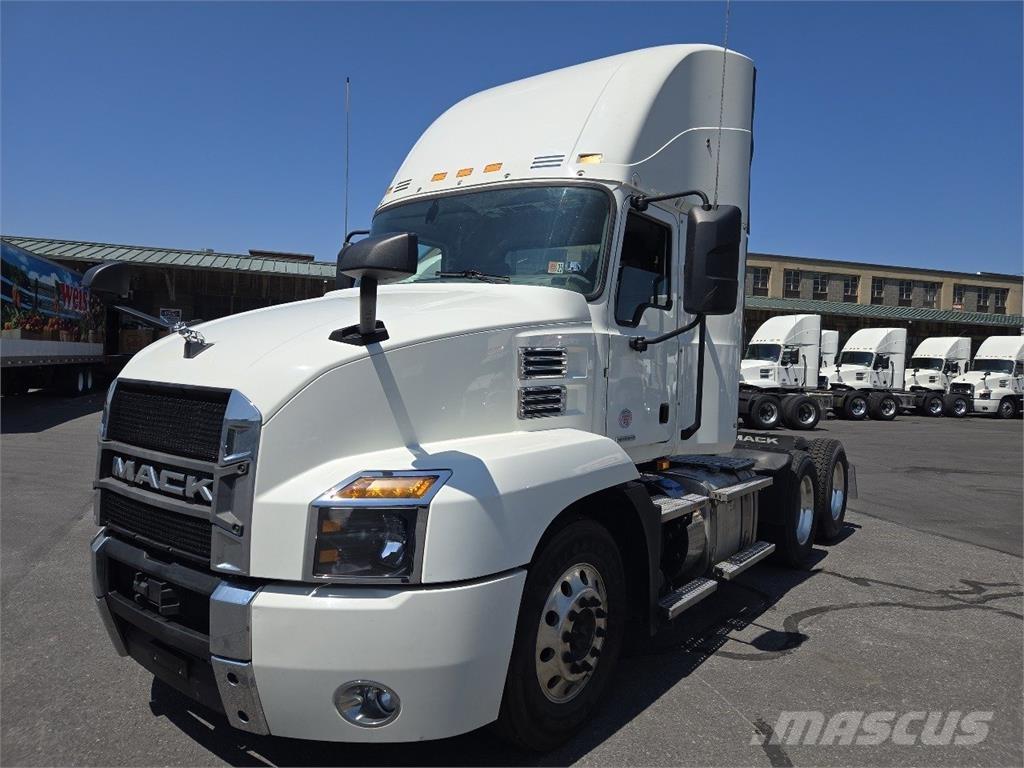 Mack AN64T Влекачи