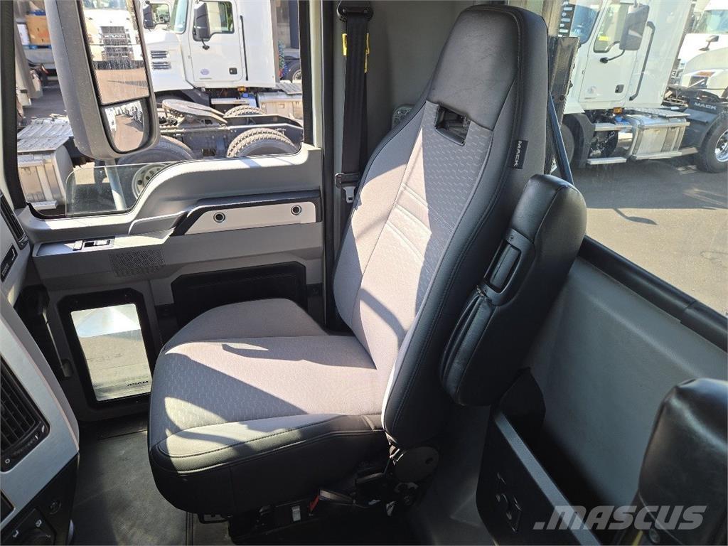 Mack AN64T Влекачи