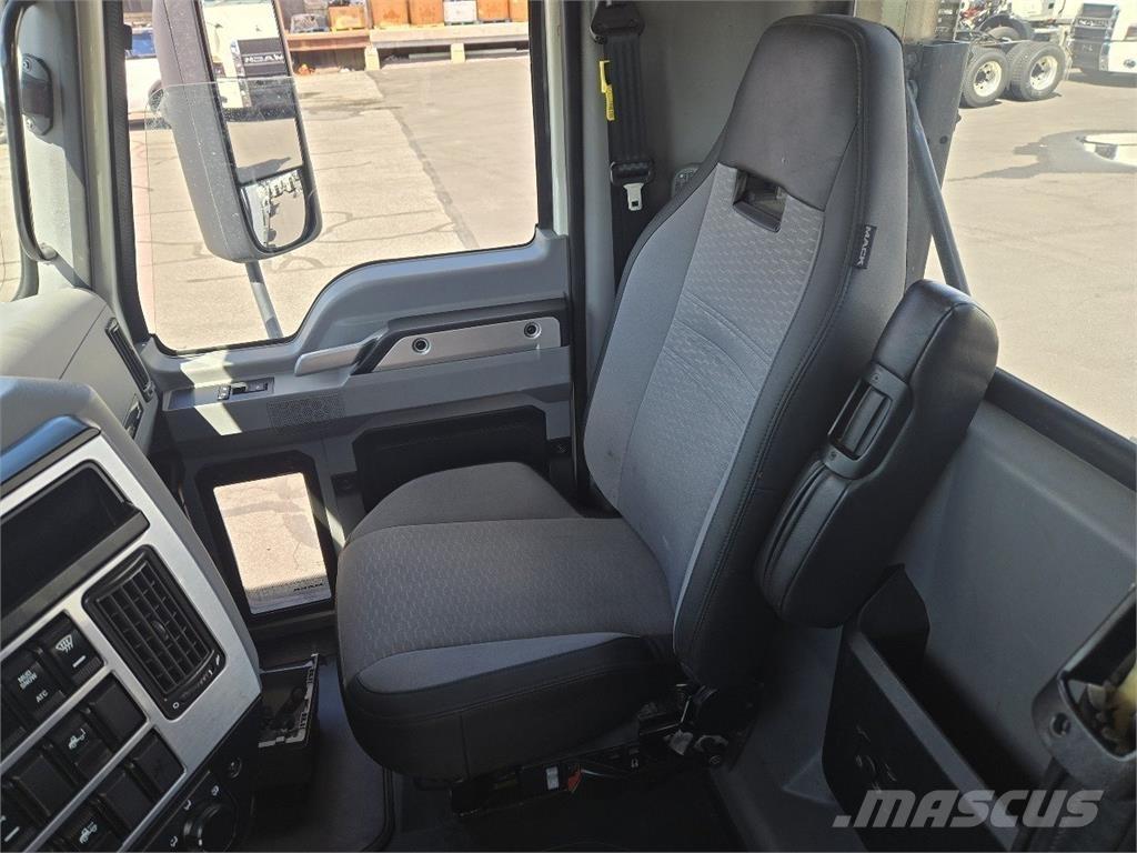 Mack AN64T Влекачи