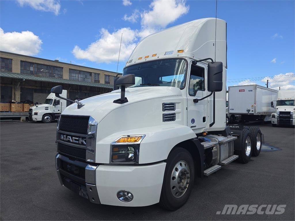 Mack AN64T Влекачи