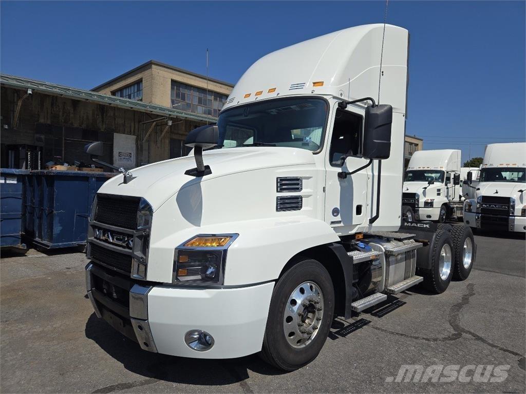 Mack AN64T Влекачи