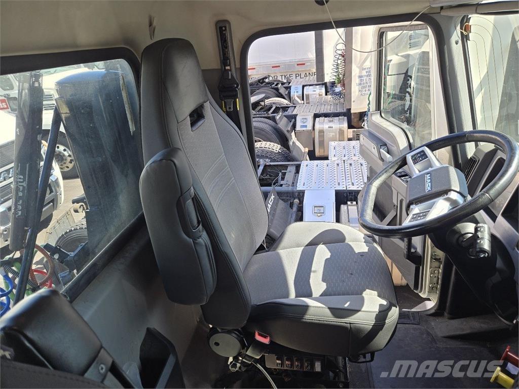 Mack AN64T Влекачи