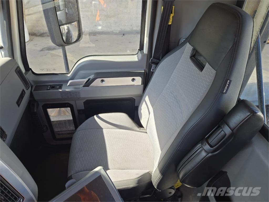 Mack AN64T Влекачи