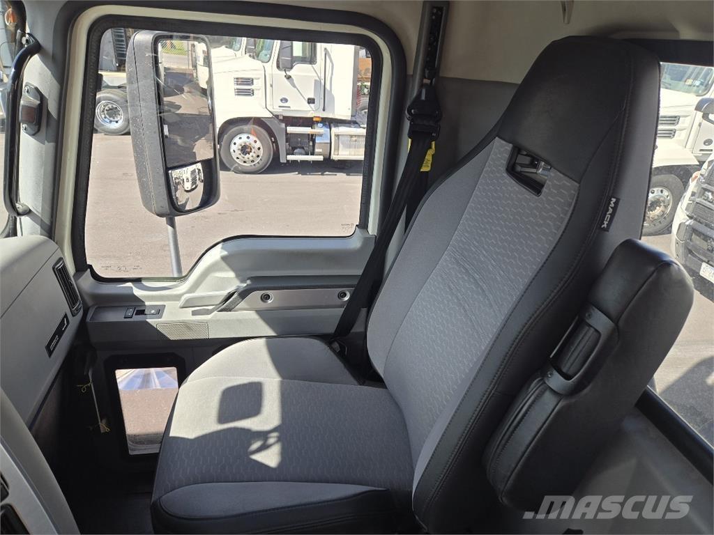 Mack AN64T Влекачи