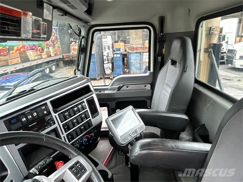 Mack AN64T Влекачи