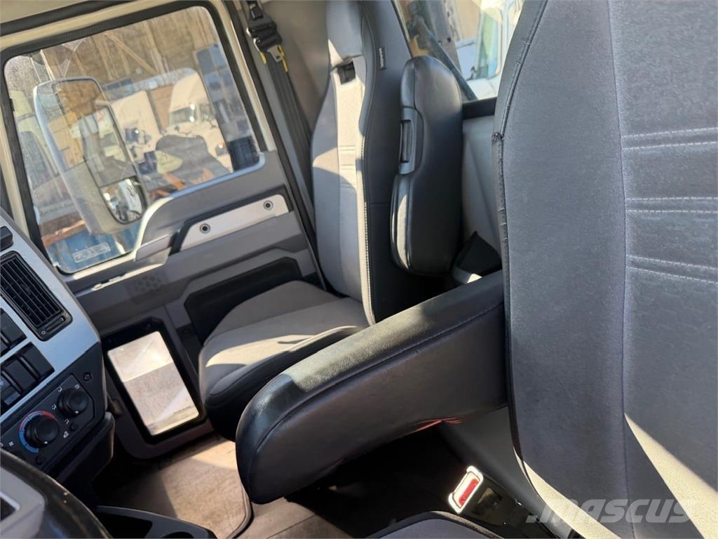 Mack AN64T Влекачи