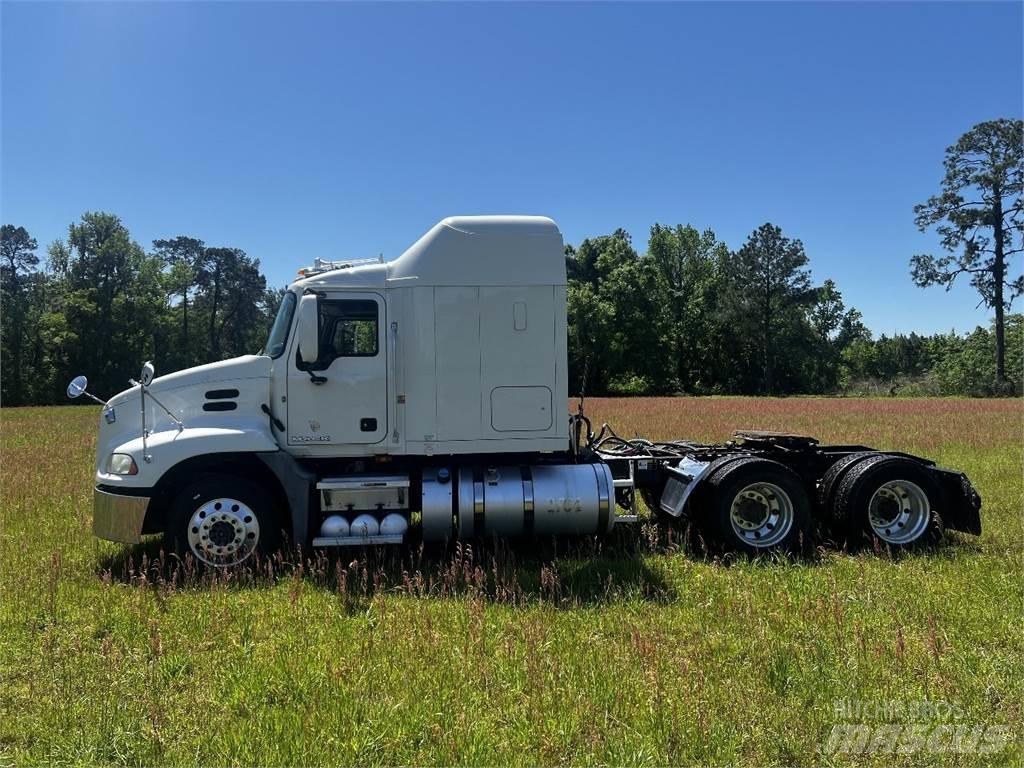 Mack CXU 613 Влекачи