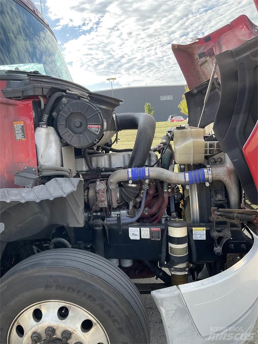 Mack CXU613 Влекачи