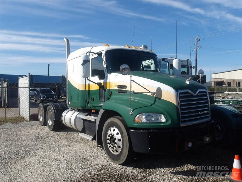 Mack CXU613 Влекачи