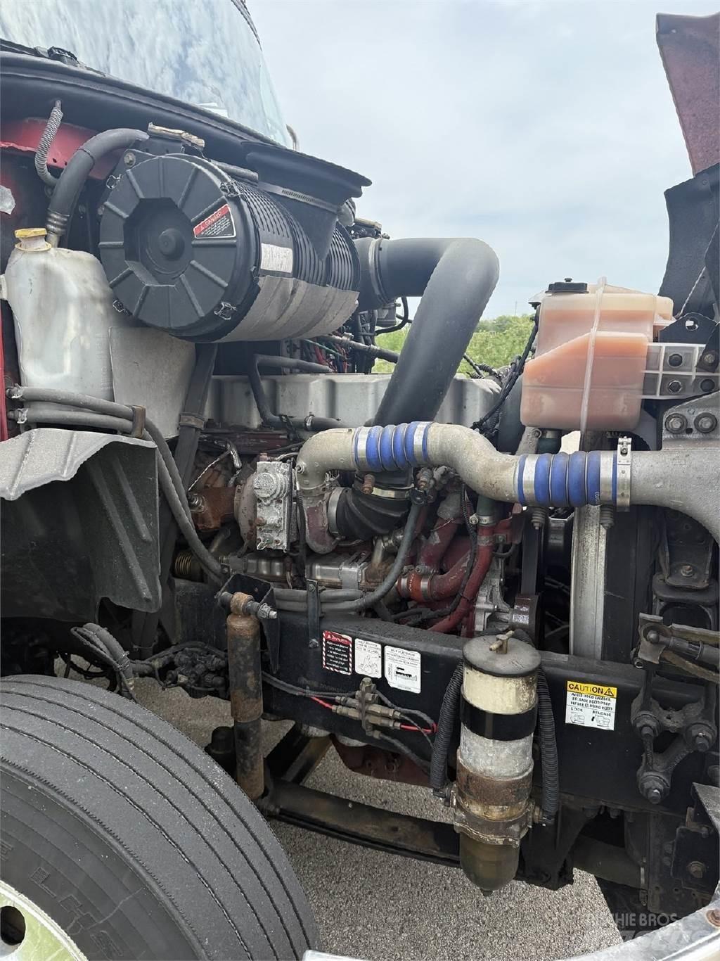Mack CXU613 Влекачи