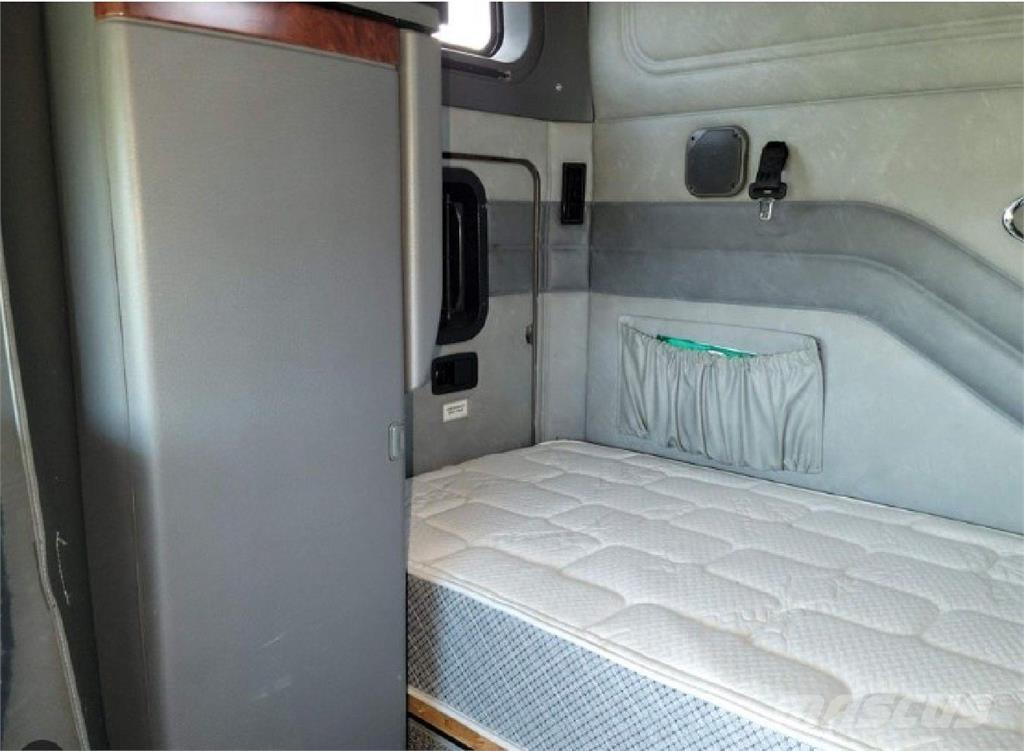 Mack CXU613 Влекачи