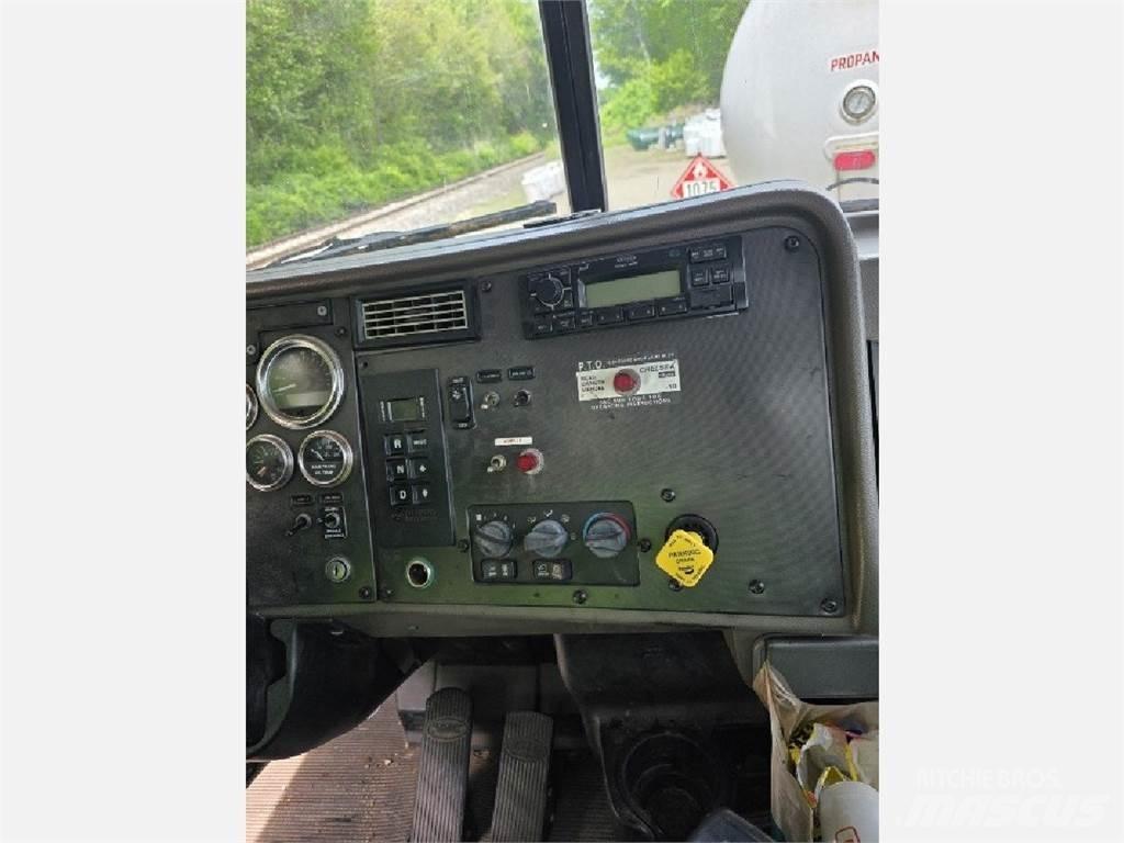 Peterbilt 335 Други