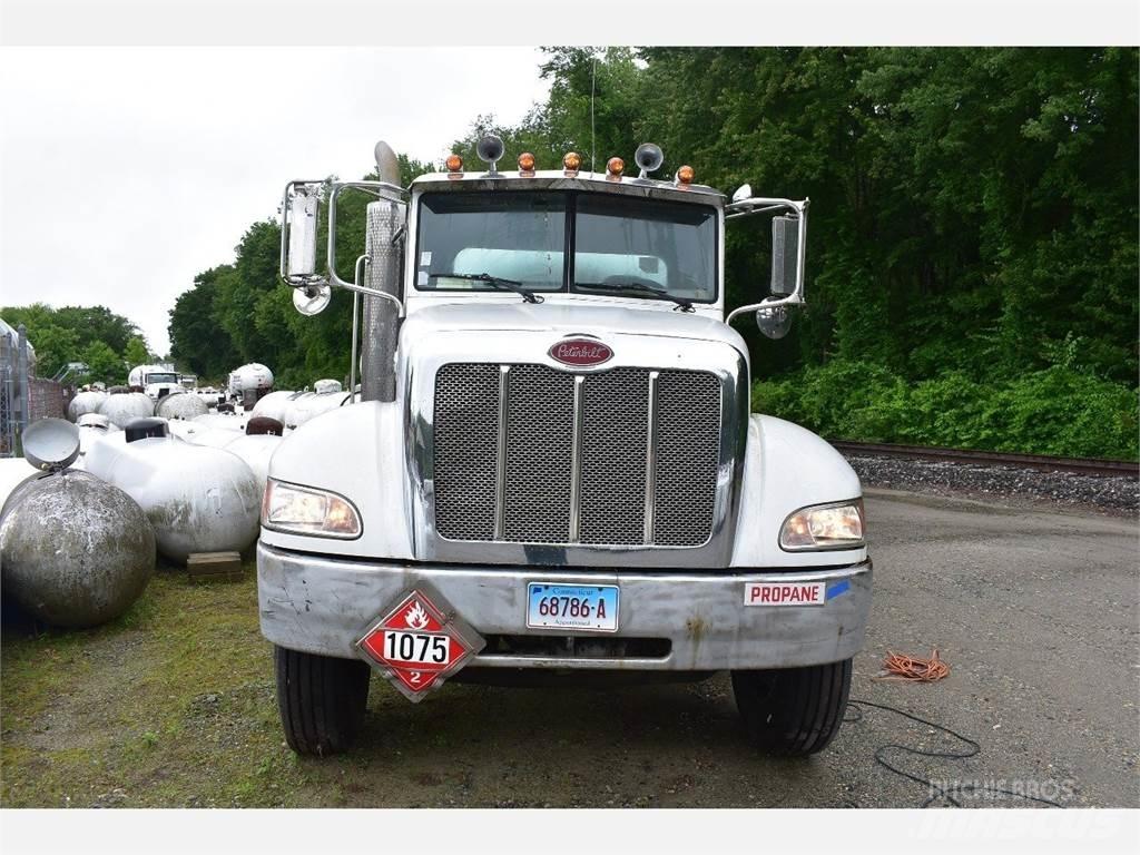 Peterbilt 335 Други