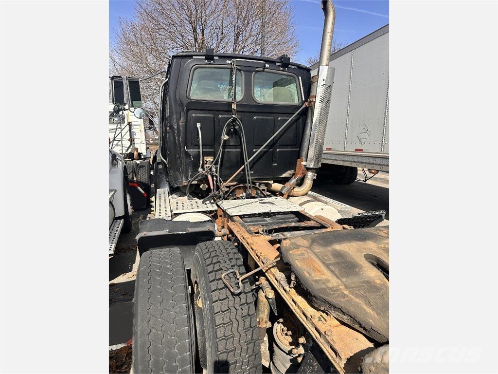 Sterling A9500 Влекачи