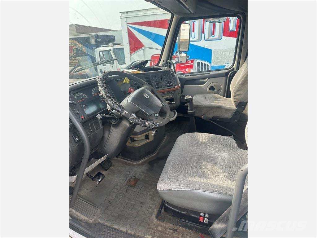 Volvo VNL Влекачи