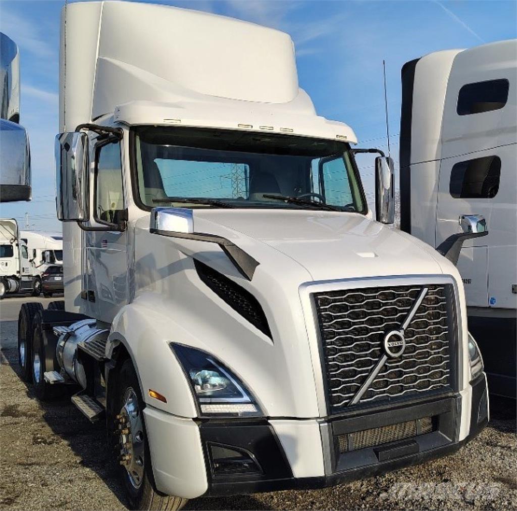 Volvo VNL300 Влекачи