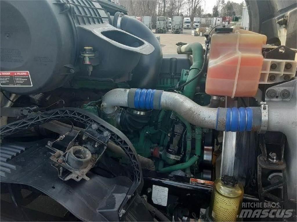 Volvo VNL64T670 Влекачи
