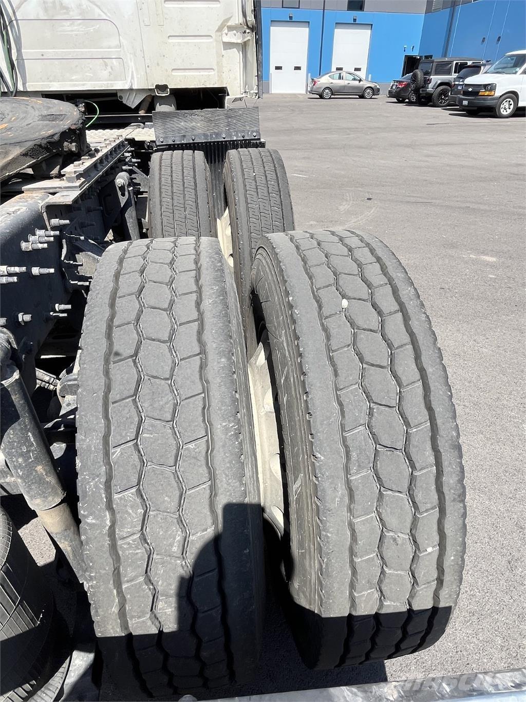 Volvo VNL860 Влекачи