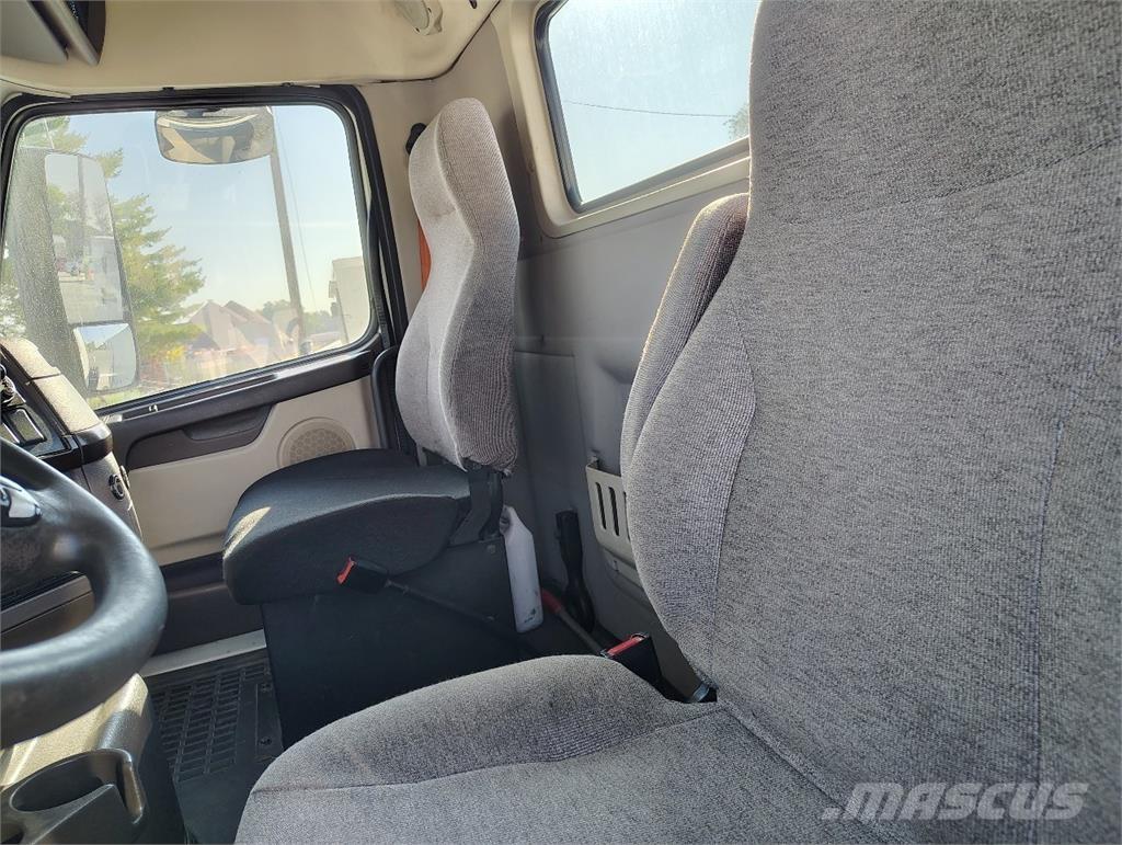 Volvo VNM64T200 Влекачи