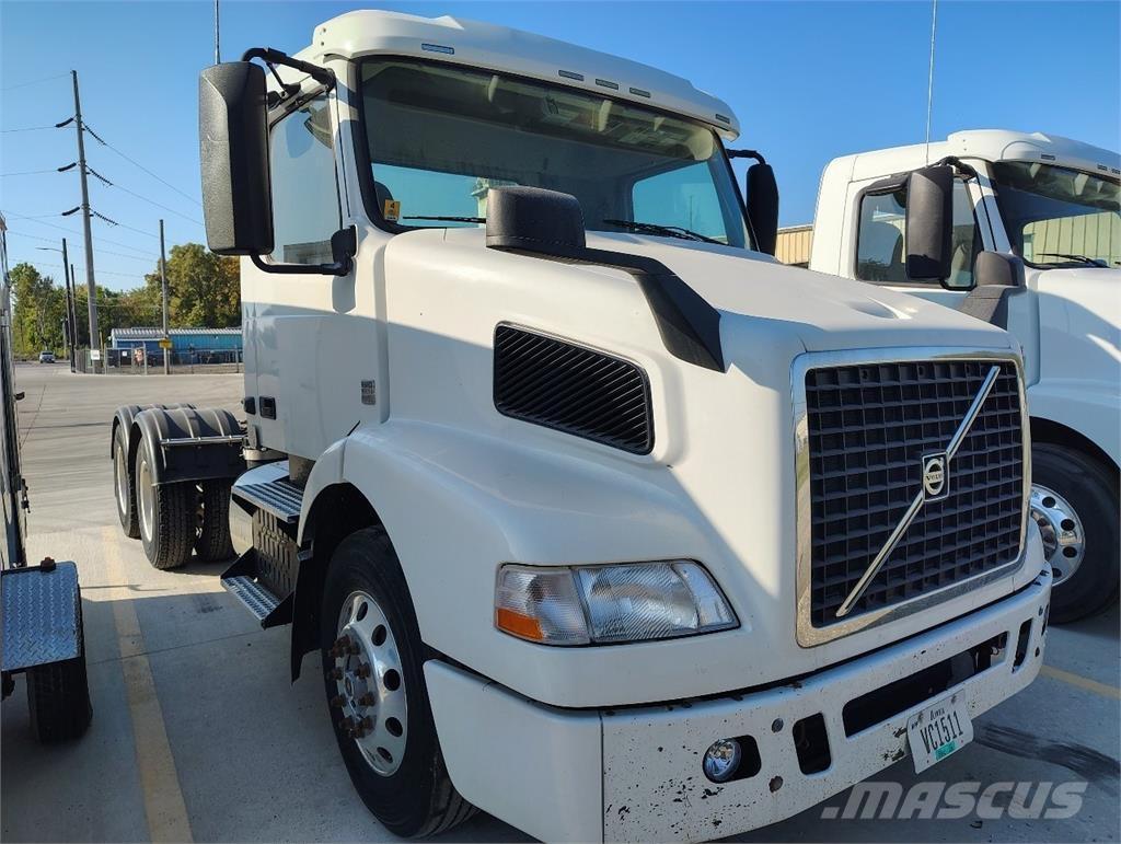 Volvo VNM64T200 Влекачи