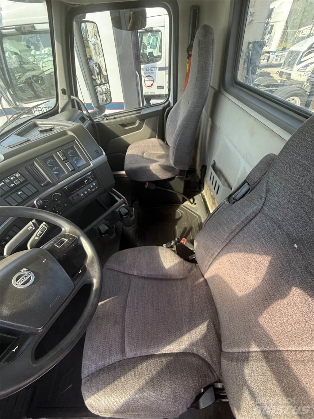 Volvo VNR64T300 Влекачи