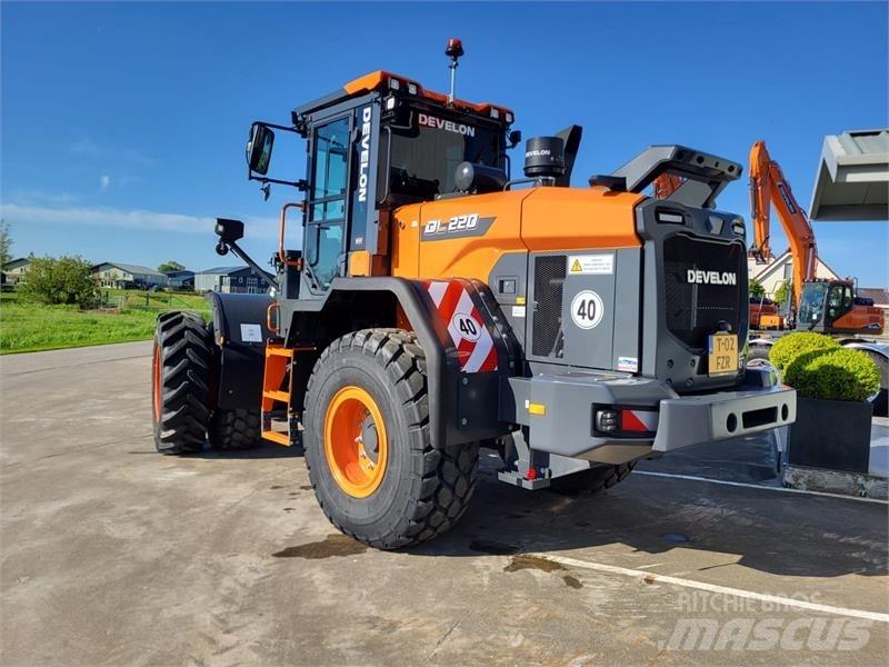 Develon DL220-7 Колесни товарачи