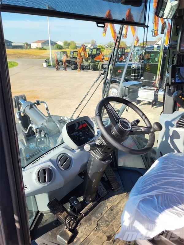 Develon DL220-7 Колесни товарачи