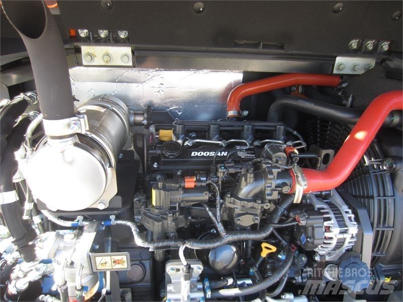 Develon DX57W-7 Мини екскаватори < 7 т