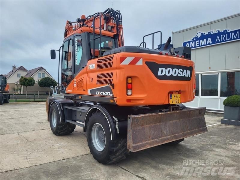 Doosan DX140W-5 Колесни екскаватори