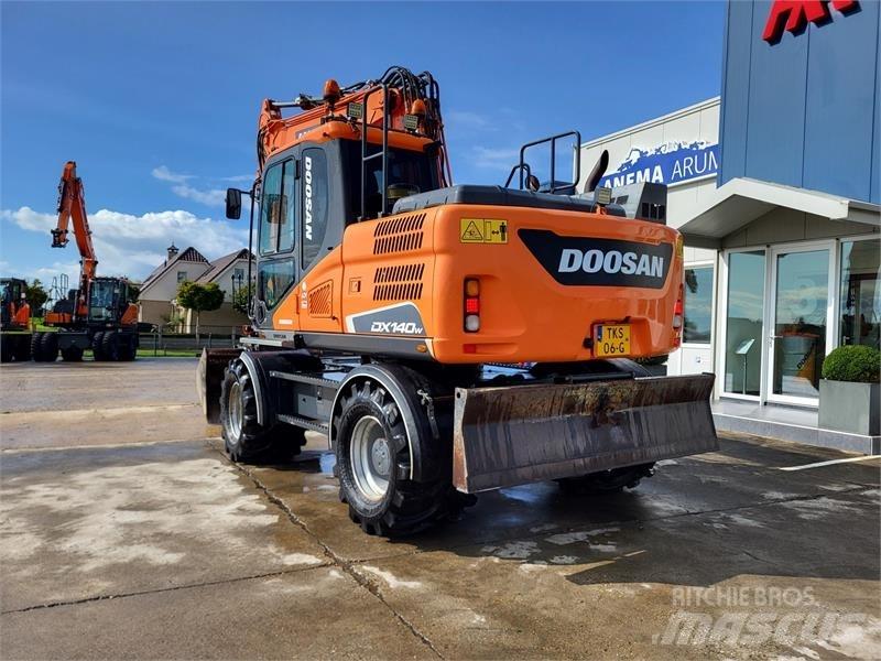 Doosan DX140W-5 Колесни екскаватори