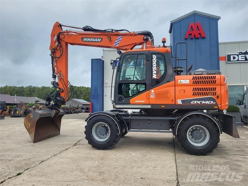 Doosan DX140W-5 Колесни екскаватори