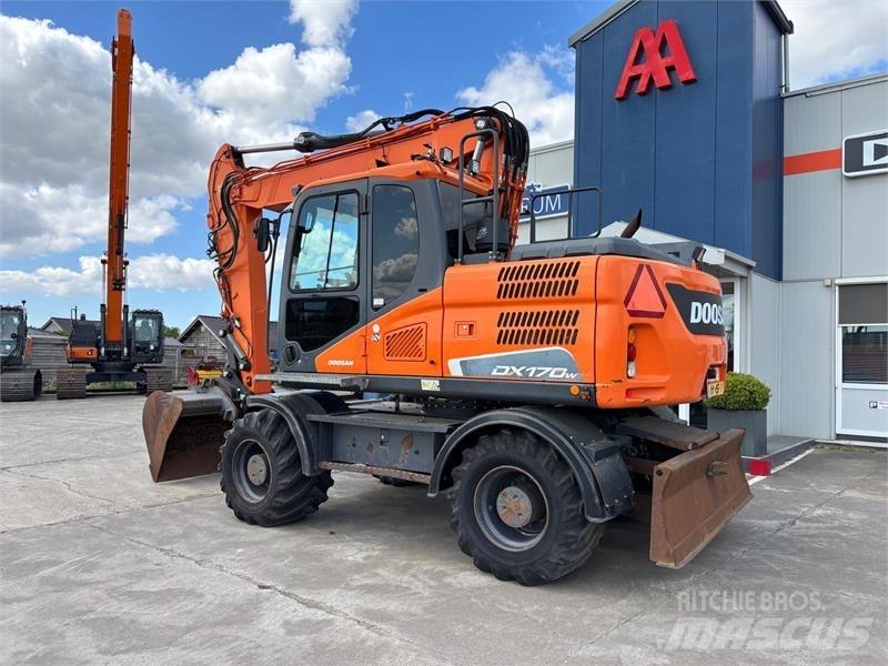 Doosan DX170W-5 Колесни екскаватори