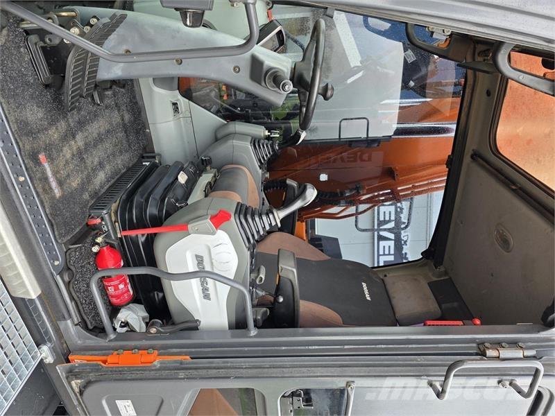 Doosan DX170W-5 Колесни екскаватори