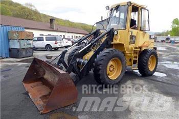 CAT IT12F Колесни товарачи