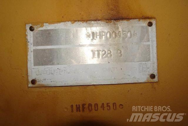 CAT IT28B Колесни товарачи