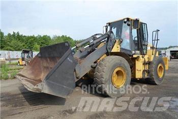 CAT IT62G Колесни товарачи