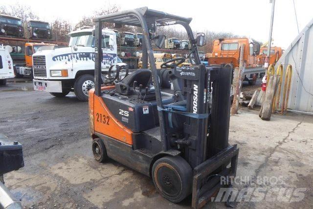 Doosan GC25P-5 Вилични кари-повдигачи - други