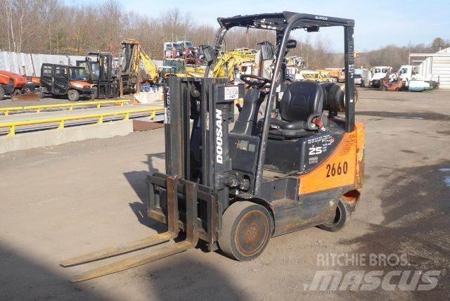 Doosan GC25P-5 Вилични кари-повдигачи - други
