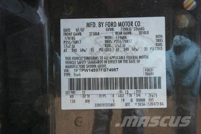 Ford F150 XLT Пикапи