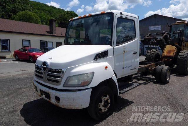 Hino 145 Шаси кабини