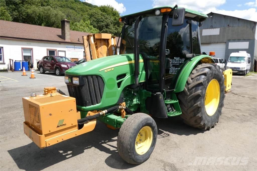John Deere 5085M Трактори