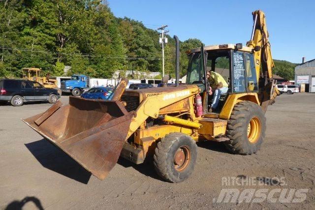John Deere 710B Товарач със заден ексватор