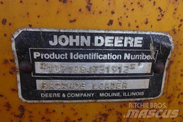 John Deere 710B Товарач със заден ексватор