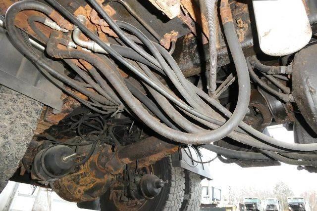 Mack CV712 Самосвал