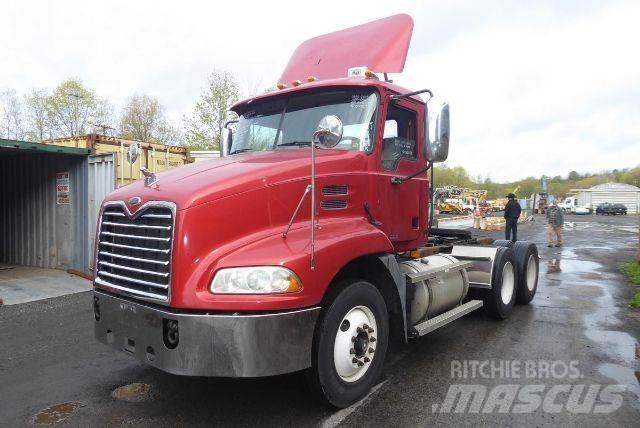 Mack CXN613 Шаси кабини